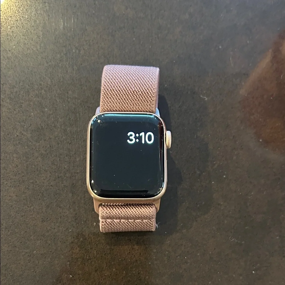 Apple Smartwatch with Adjustable Brown Band 1st Gen 40mm